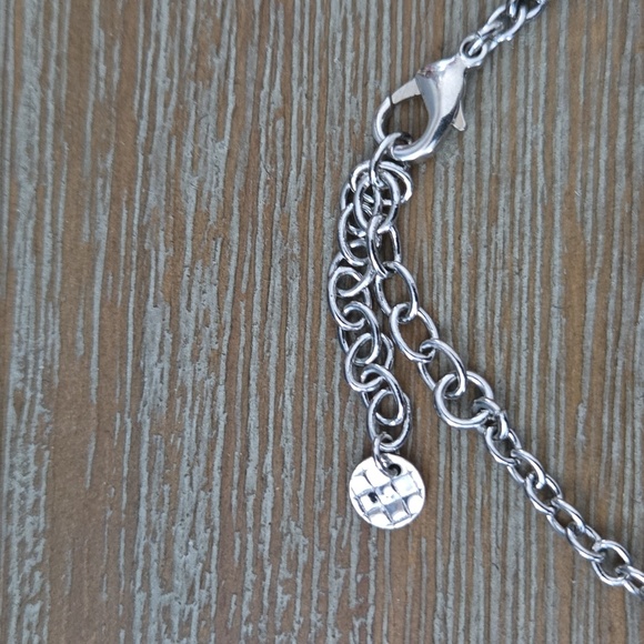 Silvertone Talbots Sparkly Necklace - Picture 3 of 5